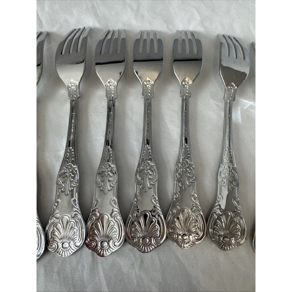 Towle 18/10‎ Stainless Flatware Hotel Kings Shell Lot of 8 Dinner Forks 8 7/16" - Picture 10 of 12